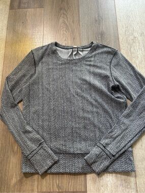 lululemon athletica Gray Long Sleeve Crew Top
